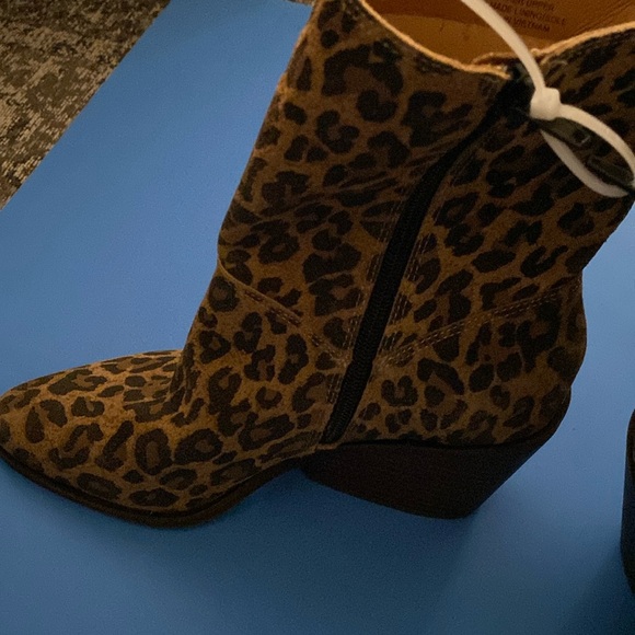 Lucky Brand Leather Leopard Booties with Side Zipper, Size 7M NEW - Picture 7 of 12